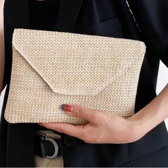 Shein clutch - Picture 1 of 3